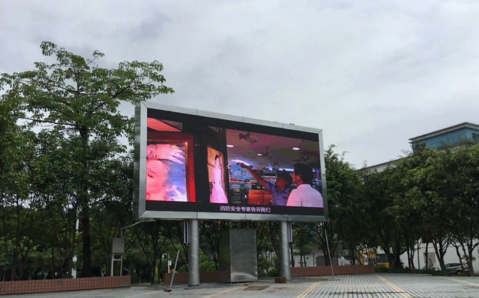 成都LED顯示屏：探索防護壁壘，防水防塵技術剖析