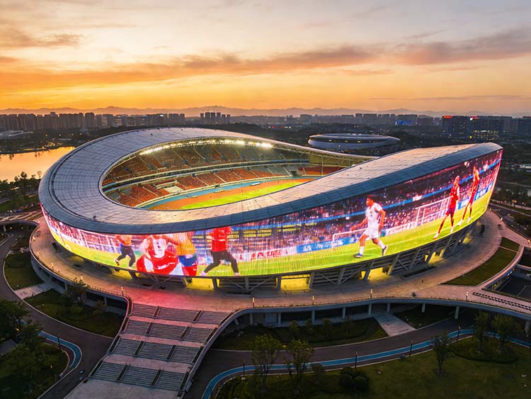 從世運會408米巨幕看成都LED顯示屏的技術(shù)實力與應用場景拓展